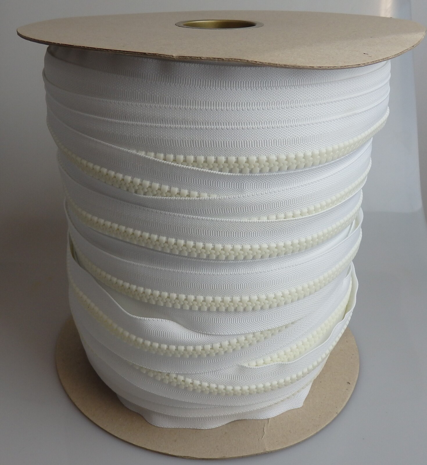 No. 10 Continuous Moulded Zip 42mm x 100m Roll Vardhman Threads